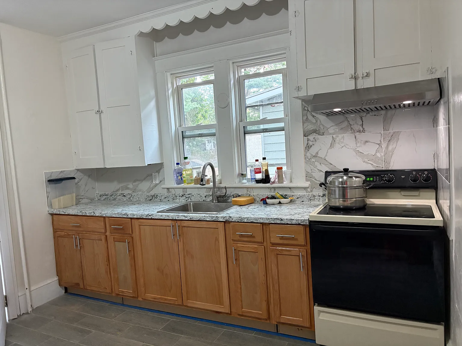 128 Ridgeway St — Photo 1