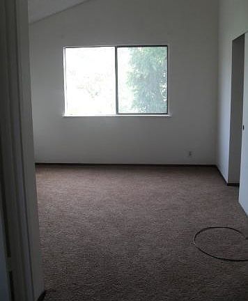 5th image of 225 2nd St E APT 4