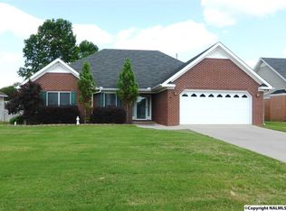 1414 Lake Pointe Dr SW, Decatur, AL 35603