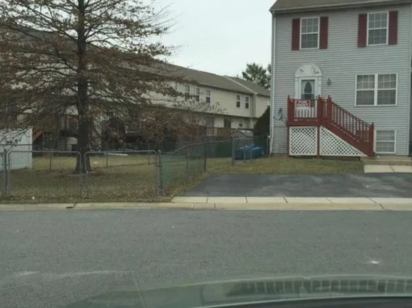 12 Farland Way, Newark, DE 19702