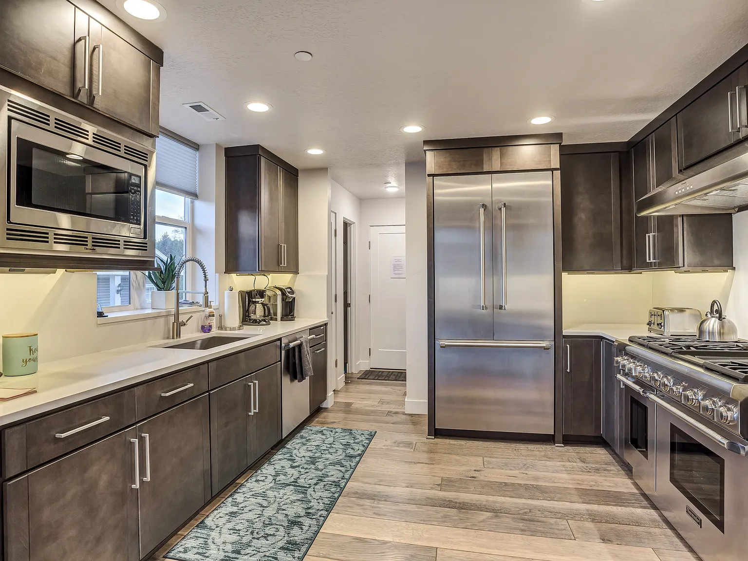 3 bed, 2444 sqft, $4,500 — Photo 4