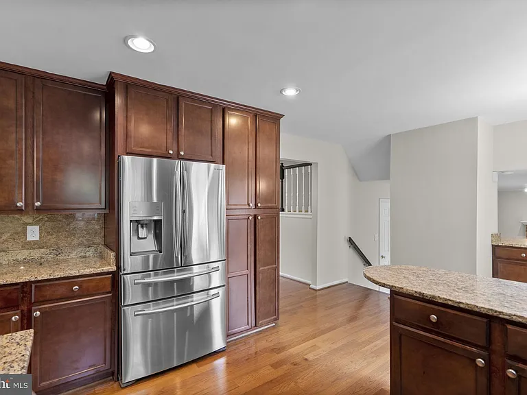 1119 Halesworth Dr — Photo 12