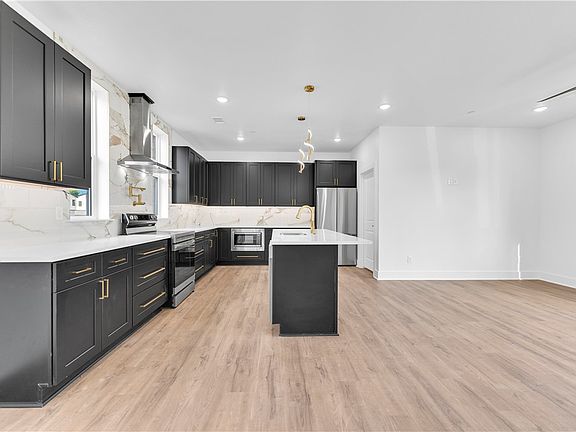 5th image of 2610 W Bonnie Ln