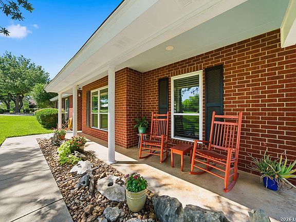3rd image of 103 Oaklawn
