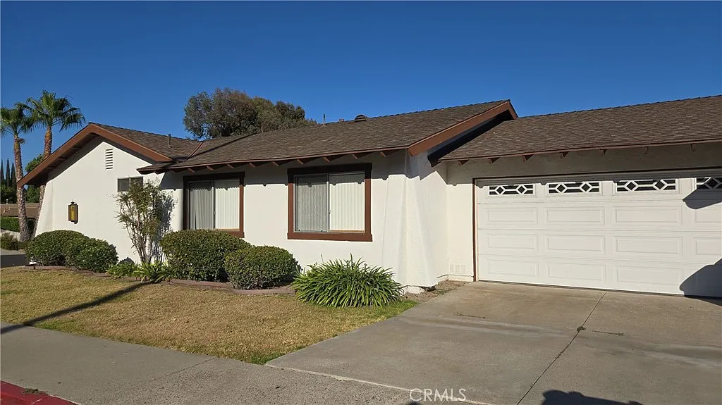2 bed, 1.5 bath, 875 sqft, $3,850 — Photo 2