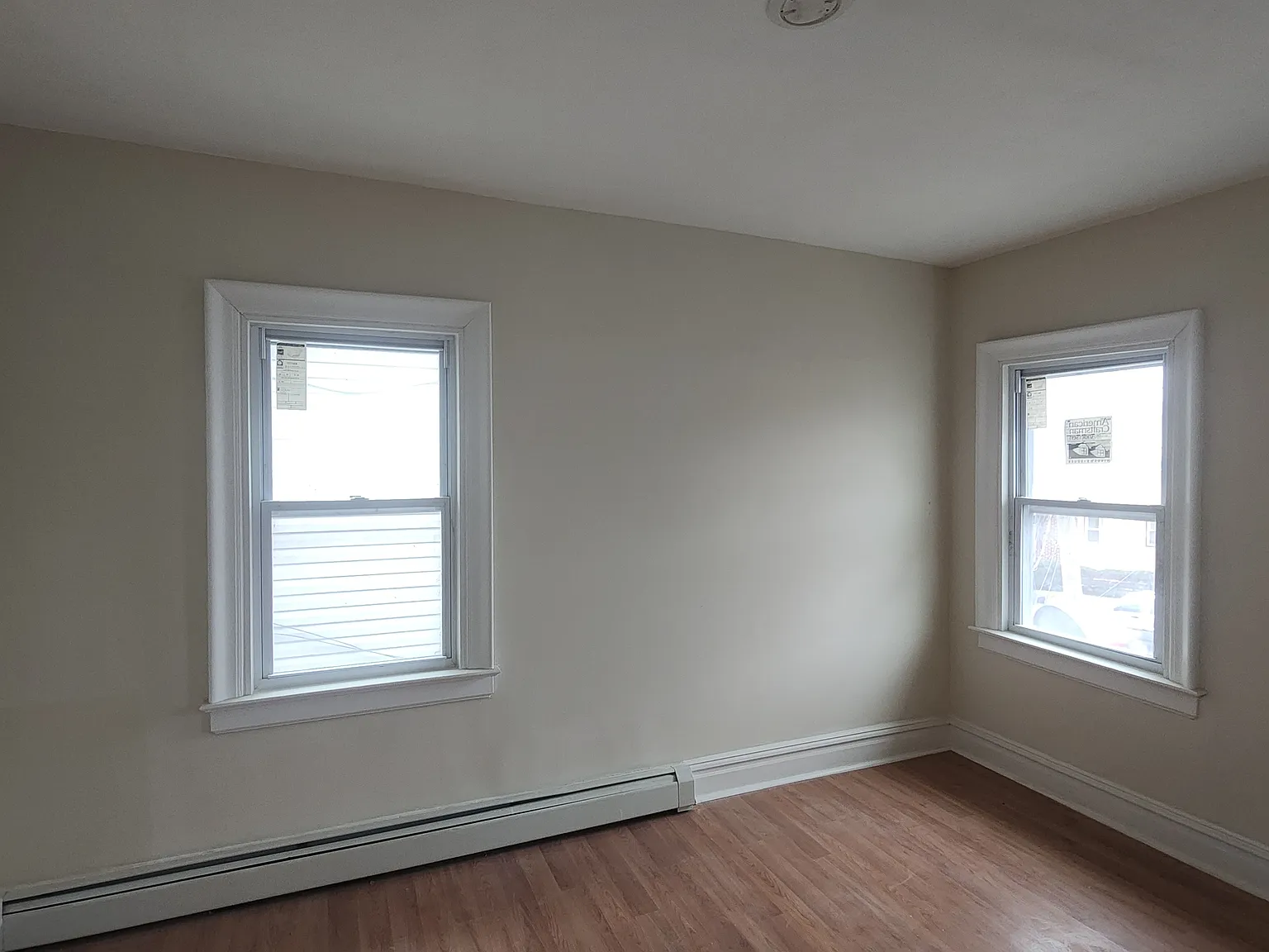 4 bed, 1.5 bath, 1800 sqft, $3,000 — Photo 4
