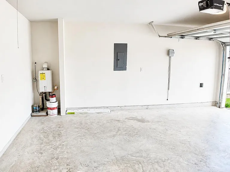 21422 Chester Cliff Ln — Photo 24