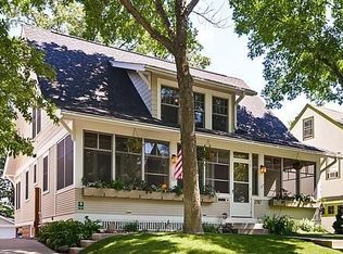 1987 Princeton Ave, Saint Paul, MN 55105