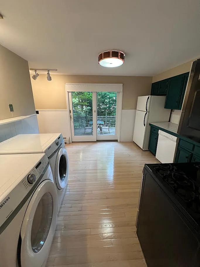 Building Photo - 1056 Beacon St #1