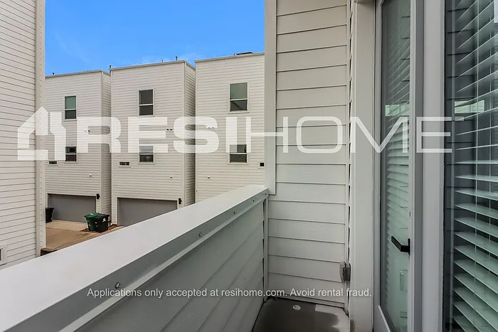6334 Culberson St — Photo 14