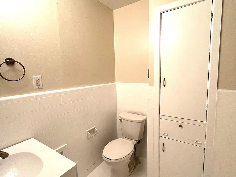 2206 Nancy Lou St — Photo 25