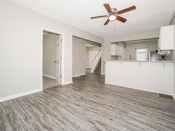 3rd image of 515 W 27th St