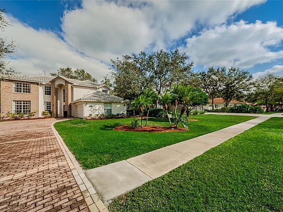 3rd image of 1809 Woodlands Blvd