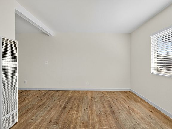 4th image of 1078 E 7th St #6