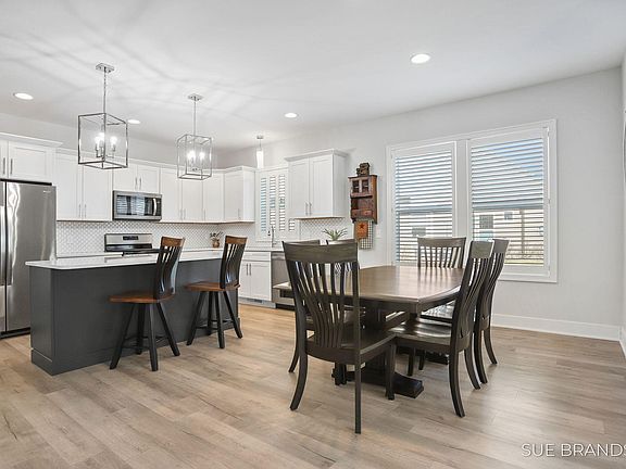 3rd image of 4723 Dune Grass Ln