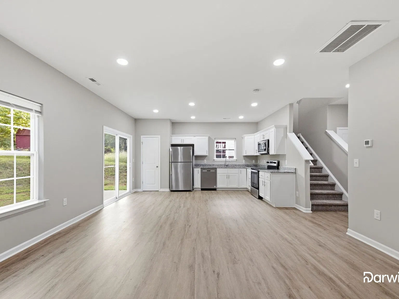 3 bed, 2.5 bath, 1619 sqft, $2,030 — Photo 4