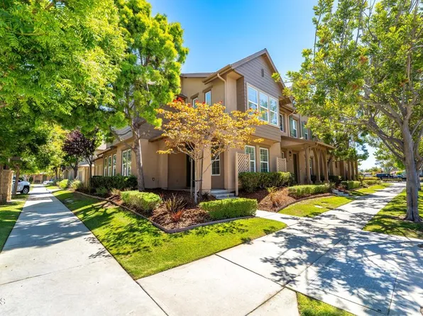 319 Elk River Pl, Oxnard, CA 93036