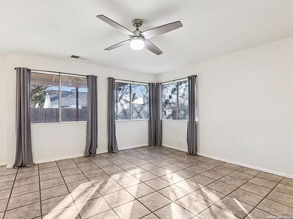 3rd image of 7538 Rimhurst