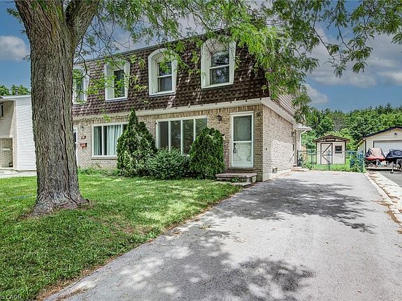 2nd image of 76 Pepperwood Cres