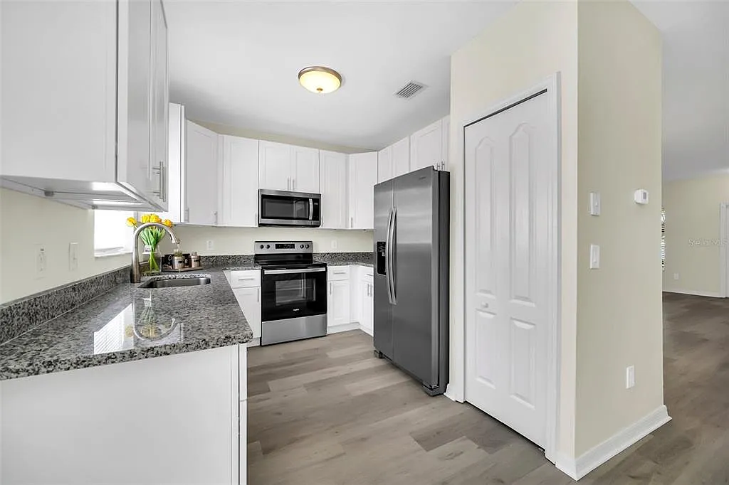 Building Photo - 13370 Daniels Landing Cir
