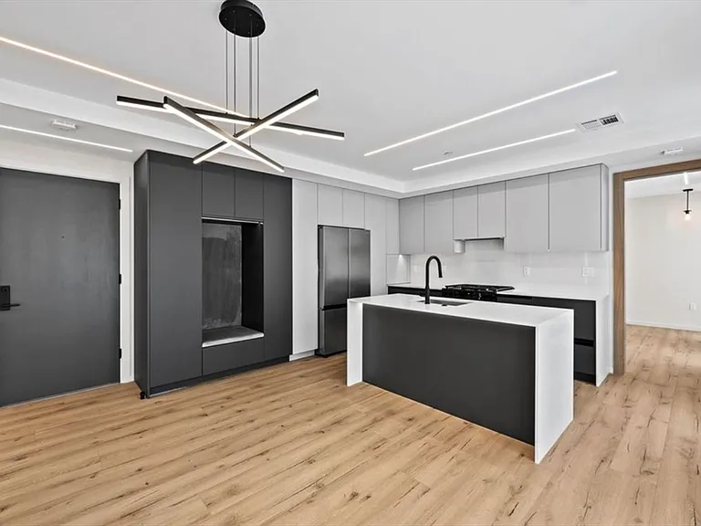 1854 Dorchester Ave #303 — Photo 1