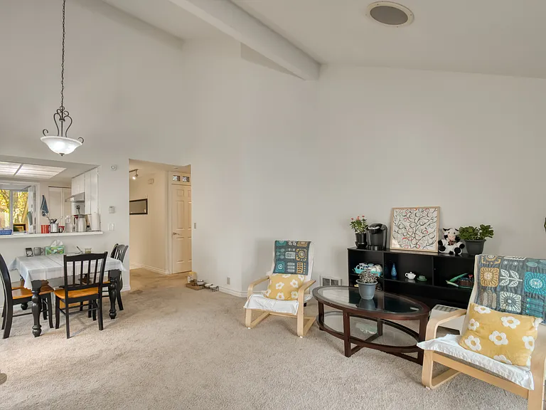 10047 SW Trapper Ter — Photo 6
