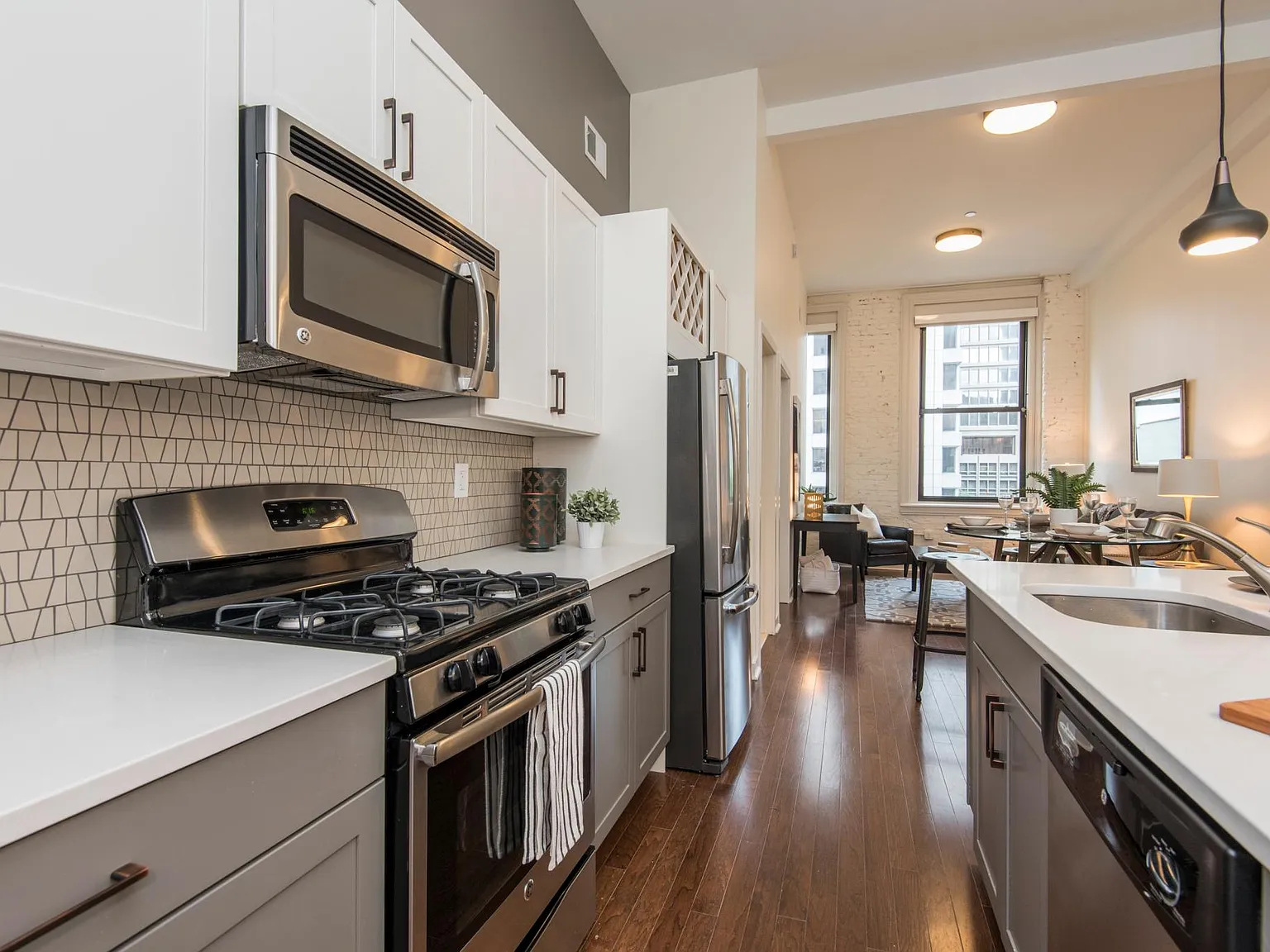 1700 Chestnut Street — Photo 3