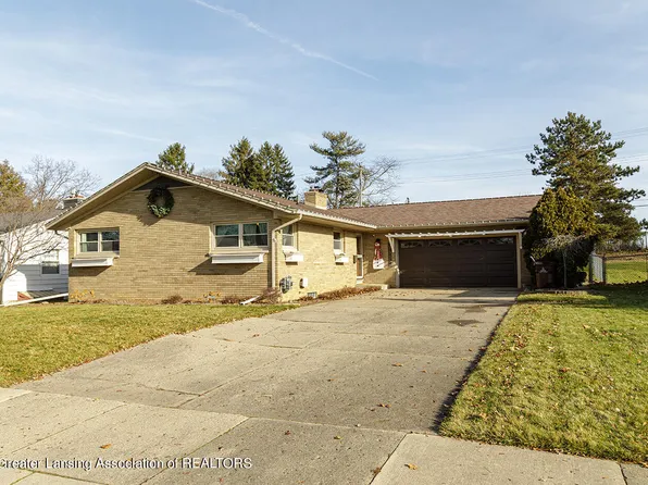 1334 Boynton Dr, Lansing, MI 48917