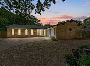 2004 Chaucer St, Fort Worth, TX 76112