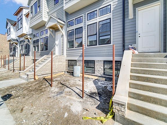 3rd image of 3647 S Calumet Ave