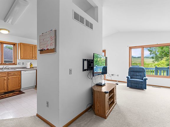 5th image of 3044 Mounds View Rd