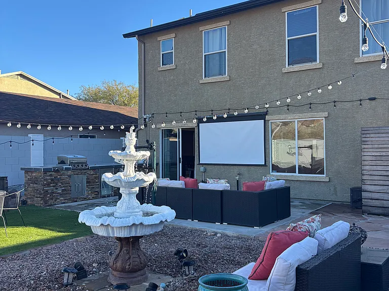 1552 W Beantree Ln — Photo 1