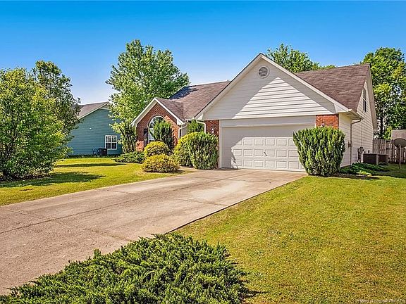 4th image of 243 Belle Chase Dr