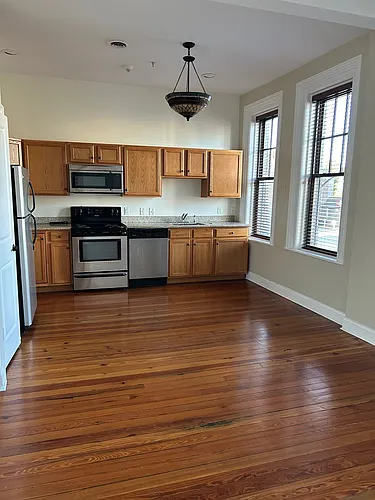 124 Main St Photo 1