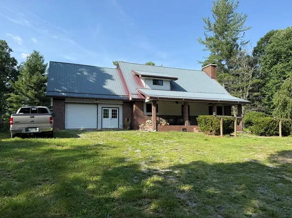 1528 Wagon Wheel Rd, Elk Creek, VA 24326