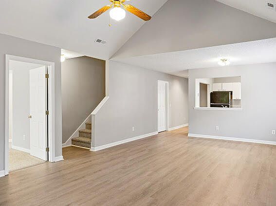 5th image of 63 Arbor Trce