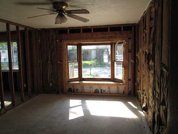 3rd image of 5538 Linda Ln
