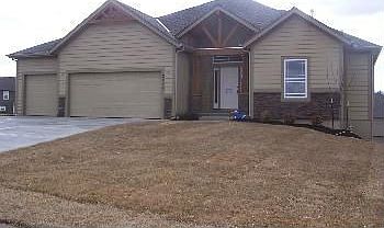 2nd image of 305 S Canyon Dr