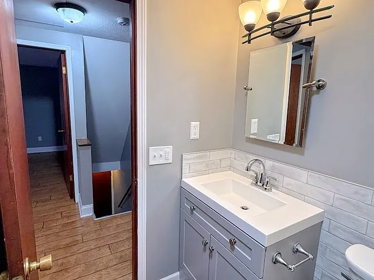 1029 Orchard Ave NE — Photo 7