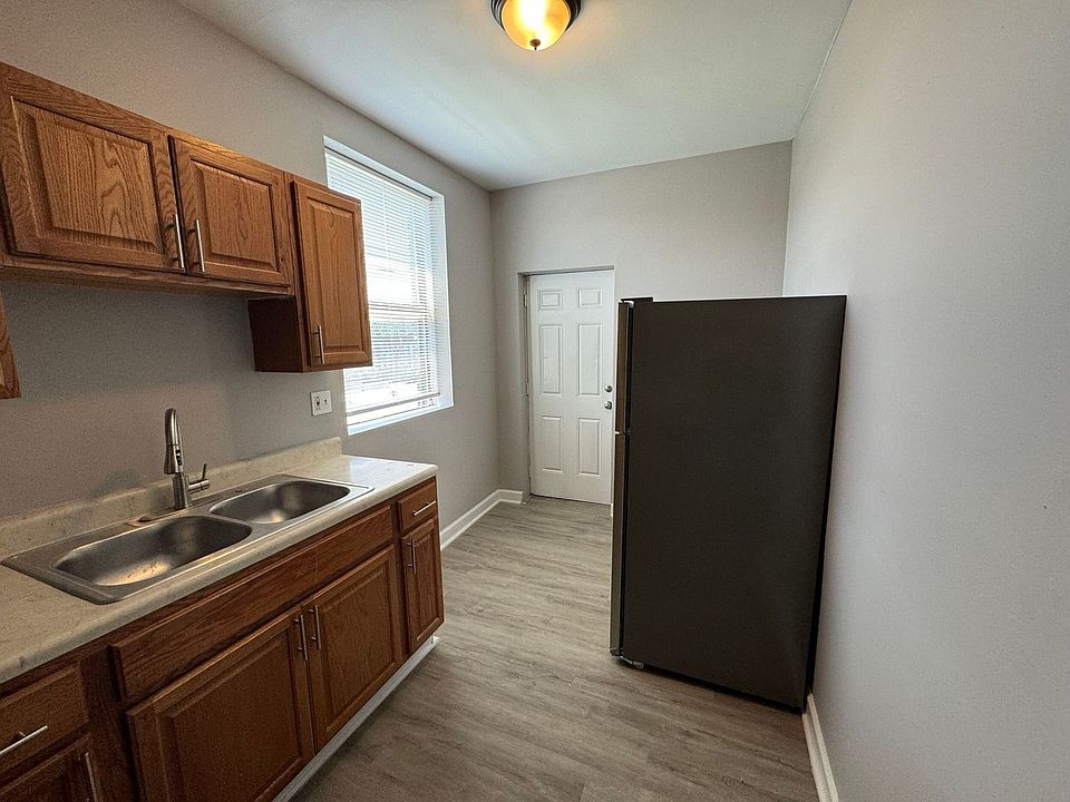1st image of 7436 S Kingston Ave #3S