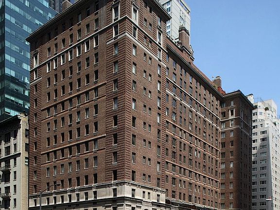 3rd image of 101 W 55th St #904