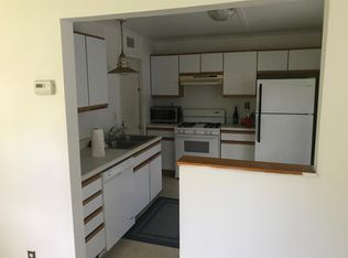 2917 N Mission Rd, Peoria, IL 61604