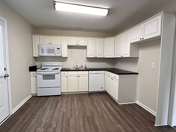 2nd image of 14 Creekbend Dr