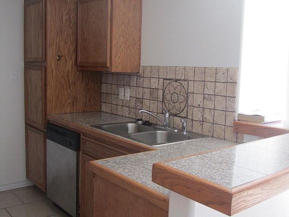 3rd image of 14006 Ambrosia St #B