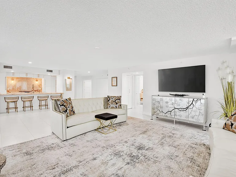 7233 Promenade Dr #101 — Photo 27