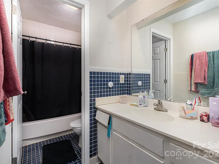 4400 Sharon Chase Dr #E — Photo 16