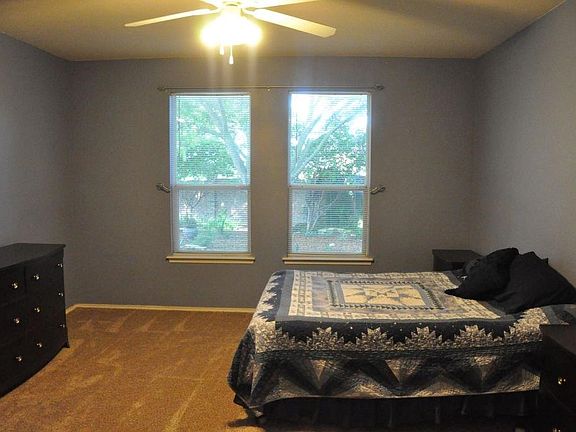 3rd image of 113 Sierra Dr