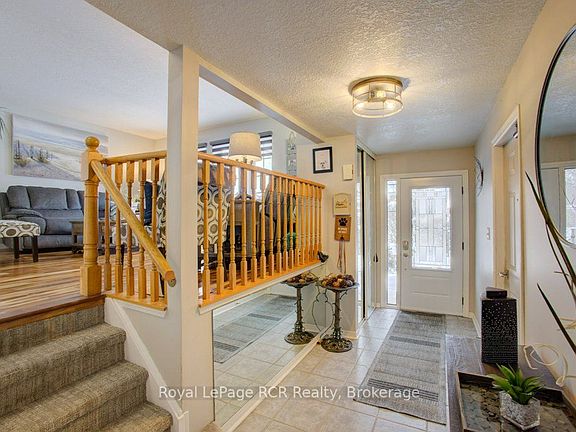 4th image of 145 Parkside Dr W