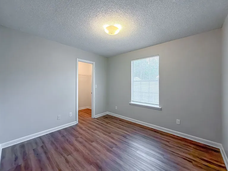 1367 Idlewild Dr — Photo 32