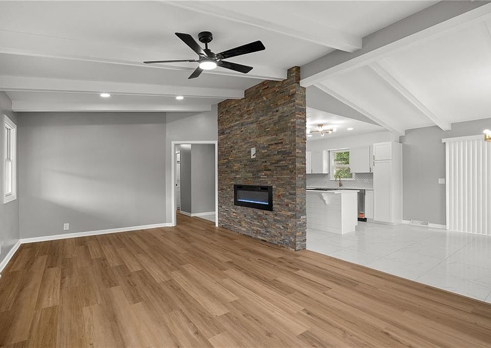 1st image of 1905 Rosewood Ter